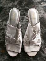 NEU CATWALK Damen Pumps Schuhe Gr.39 Silber ungetragen Nordrhein-Westfalen - Viersen Vorschau