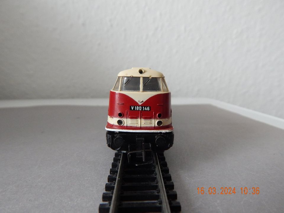 Diesellok BR V180 146 Modellbahn Lok Spur TT  Super Zustand in Gotha