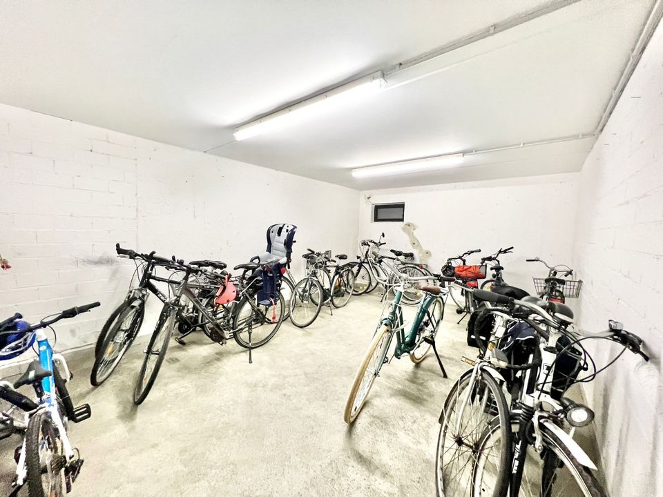 Charmante 2,5-Zimmer-Wohnung mit sonniger Loggia und eigener Garage in Leipzig