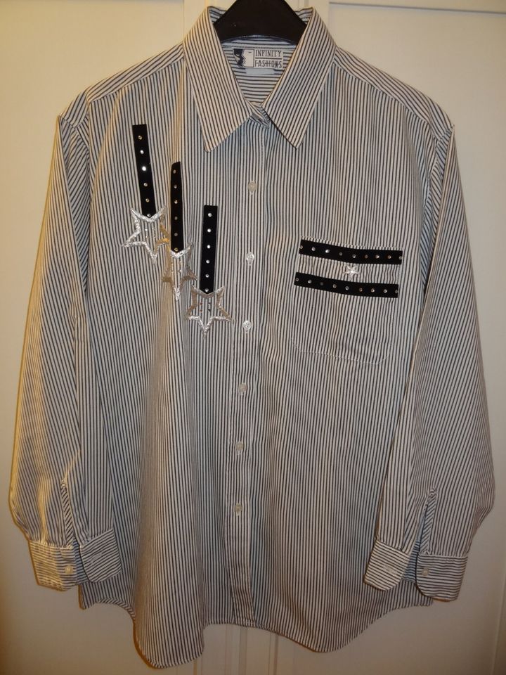 Modische Bluse, schwarz-weiß gestreift mit Applikationen Gr. 42 in Maintal