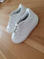 Adidas Schuhe Größe 22 Nordrhein-Westfalen - Menden Vorschau