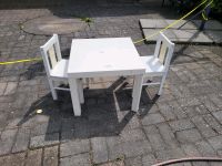 Kindertisch mit zwei Stühlen Niedersachsen - Wietze Vorschau