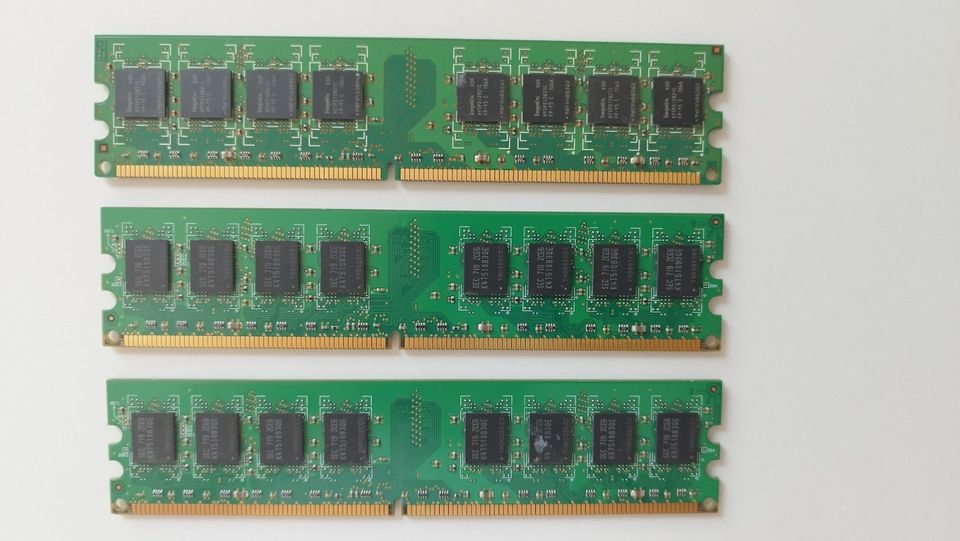 1GB DDR2 RAM Speicher 667MHz PC2-5300U RAM Speicher Samsung Hynix in Blankenfelde-Mahlow