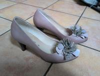 Zanon & Zago Festliche Echtleder Pumps mit Blüte Gr. 39 neu Hamburg - Bergedorf Vorschau