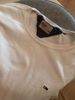 Shirt ,Langarmshirt ,Pulli Tommy Hilfiger Denim Gr.S weiß Baden-Württemberg - Remseck am Neckar Vorschau