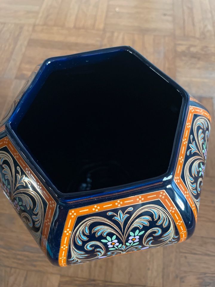 Keramikvase mit Deckel Italienisches Design in Zülpich