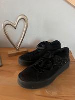 Schwarze S.Oliver Sneaker mit Nieten Gr 37 Hessen - Groß-Rohrheim Vorschau