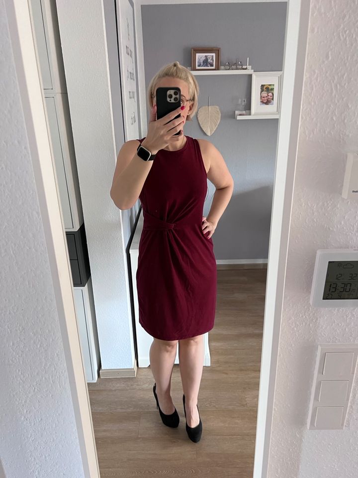 GAP Cocktailkleid Businesskleid Kleid rot Gr. S in Hannover