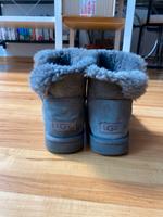 UGG Boots mini Bailey Button in Grau Größe 39 Innenstadt - Köln Altstadt Vorschau