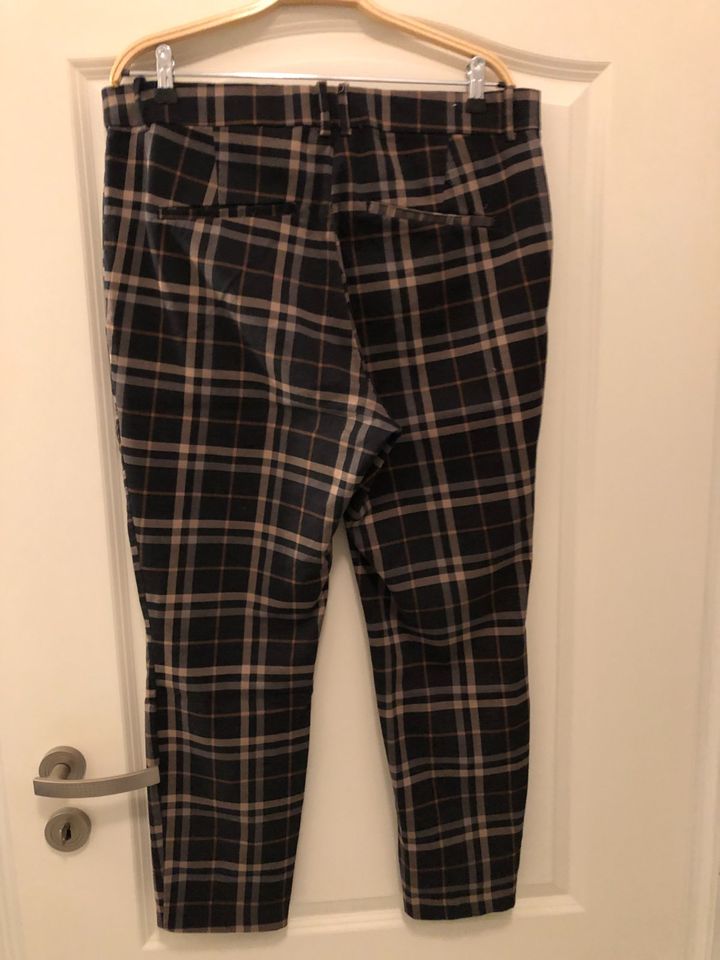 H&M Damen Stretch-Hose Größe 48 wie Neu in Neuenkirchen-Vörden