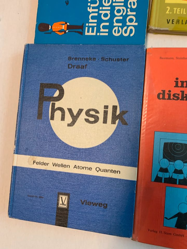 Alte Schulbücher in Kiel