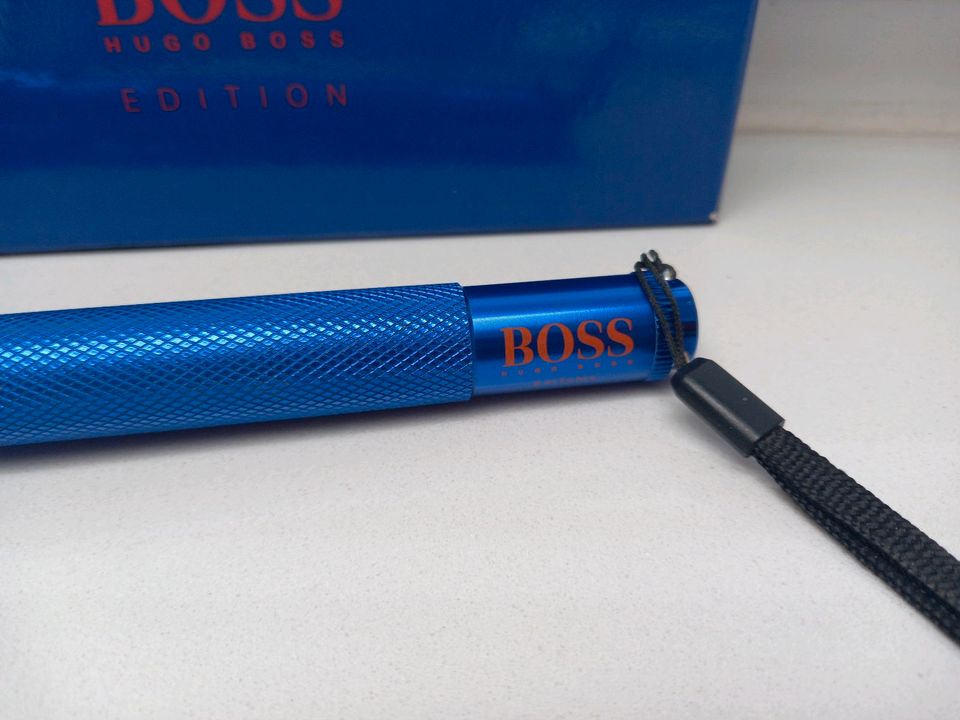 HUGO BOSS TASCHENLAMPE,NEU,MIT OVP in Rehlingen-Siersburg