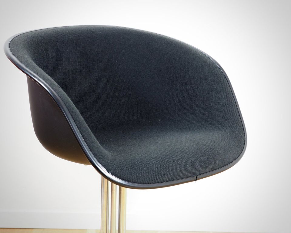 Vitra La Fonda Chair mit Vollpolster in schwarz in Stuttgart