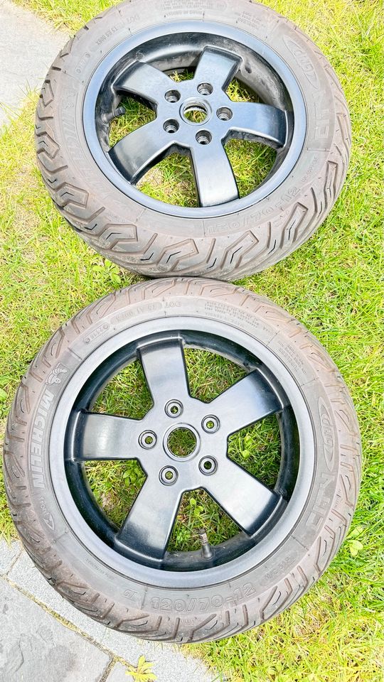 Felgen/Reifen 12“ Vespa GTS 300 250 125 in Neusäß