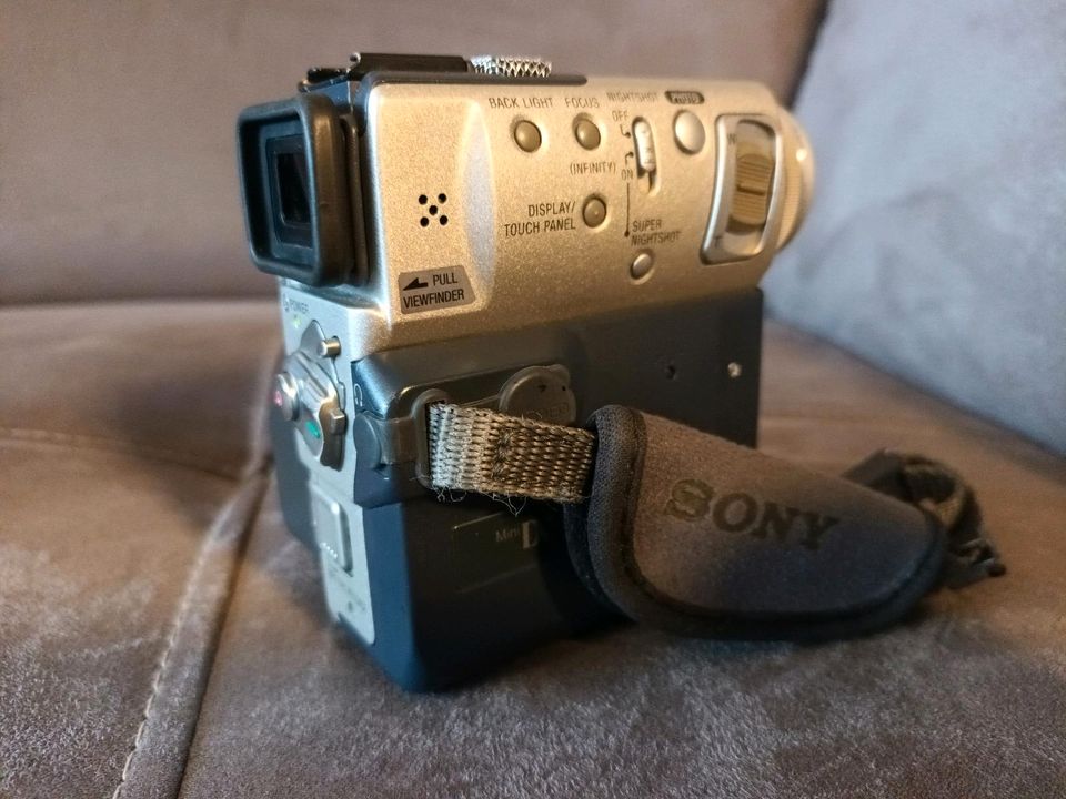 Sony DCR-PC4E PAL Mini Dv Handycam Camcorder in Bremen