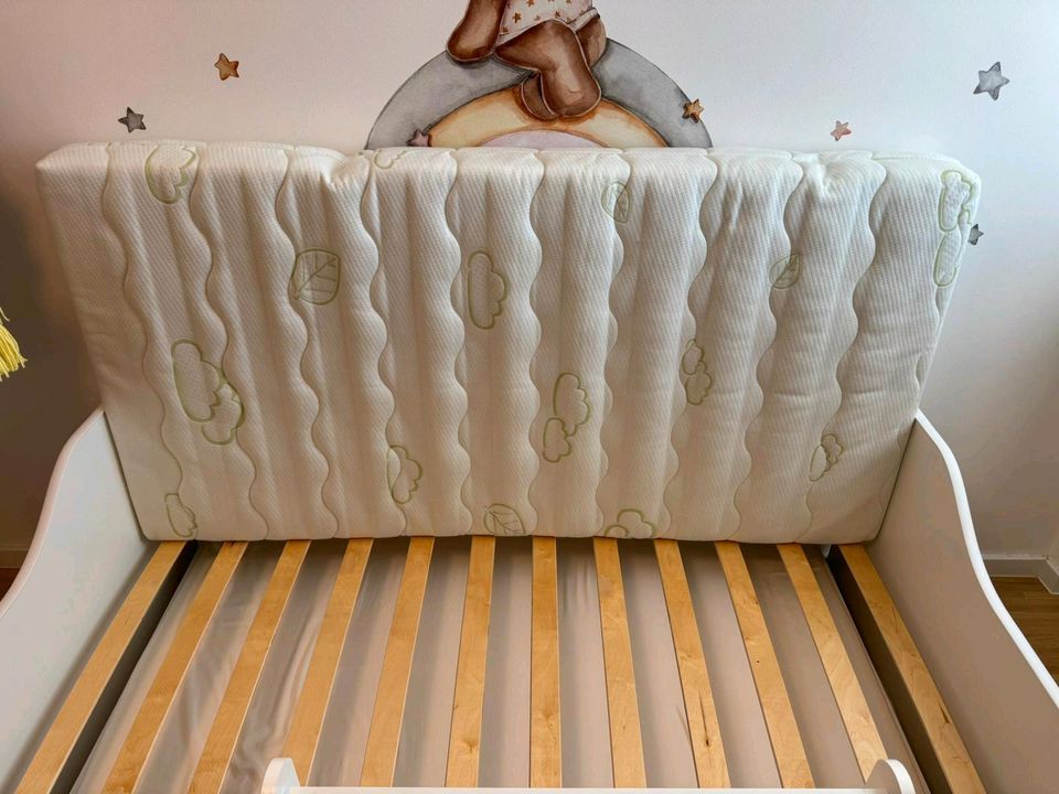 Kinderbett mit Träumeland Vollmond Matratze 80x160 in München