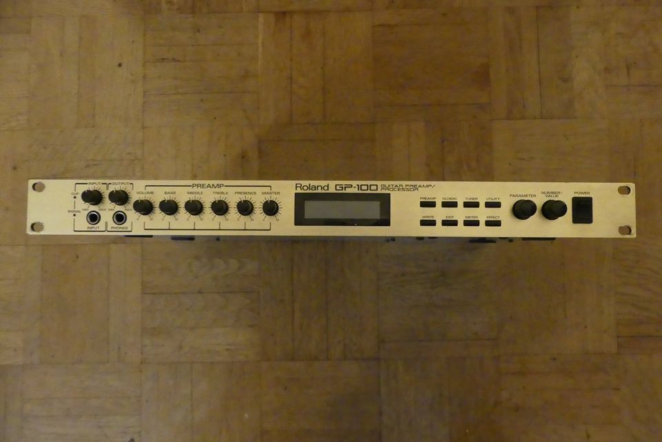 Roland GP-100 Multi-Effekt-Gitarren-Vorverstärker in Bremen