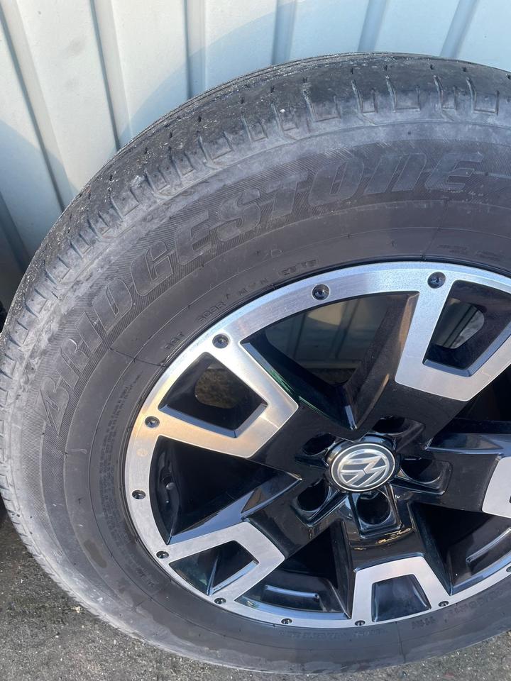 VW Amarok Sommerreifen mit Original VW Alufelge 245/65 R17 in Lehmkuhlen