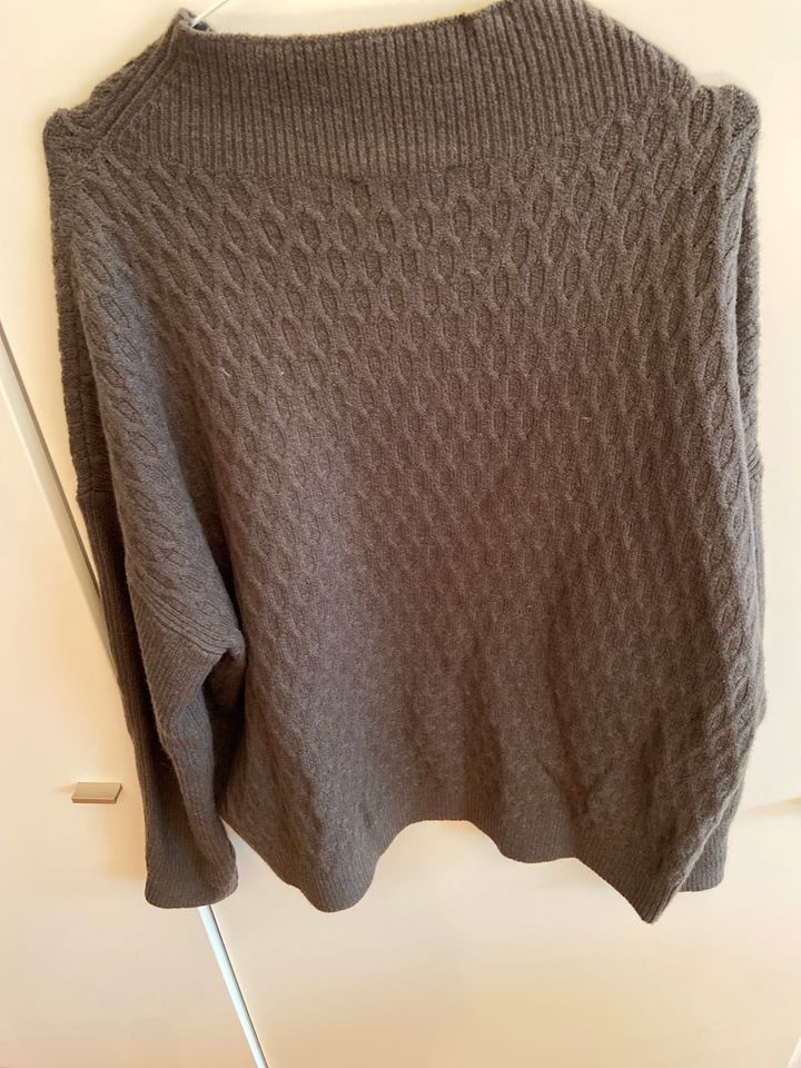 Comma Pullover in Düsseldorf