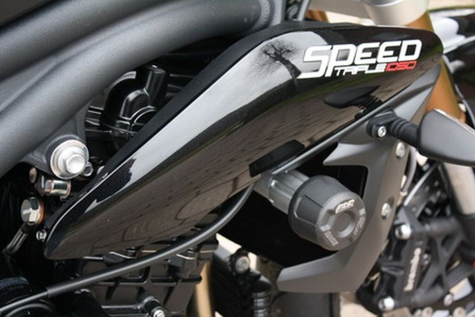 GSG-Moto Sturzpads Triumph Speed Triple 1050 / R 2011-2015 in Bielefeld