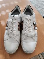 Weiße Sneaker mit Schlangenmuster Bayern - Ingolstadt Vorschau