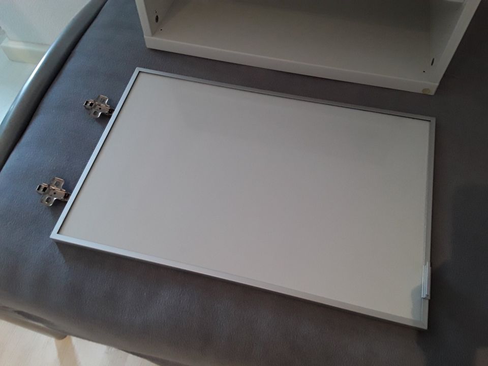 ☆☆IKEA BESTA Korpus Schrank weiss 60x40x38 inkl Vitrinentür☆☆ in Fulda