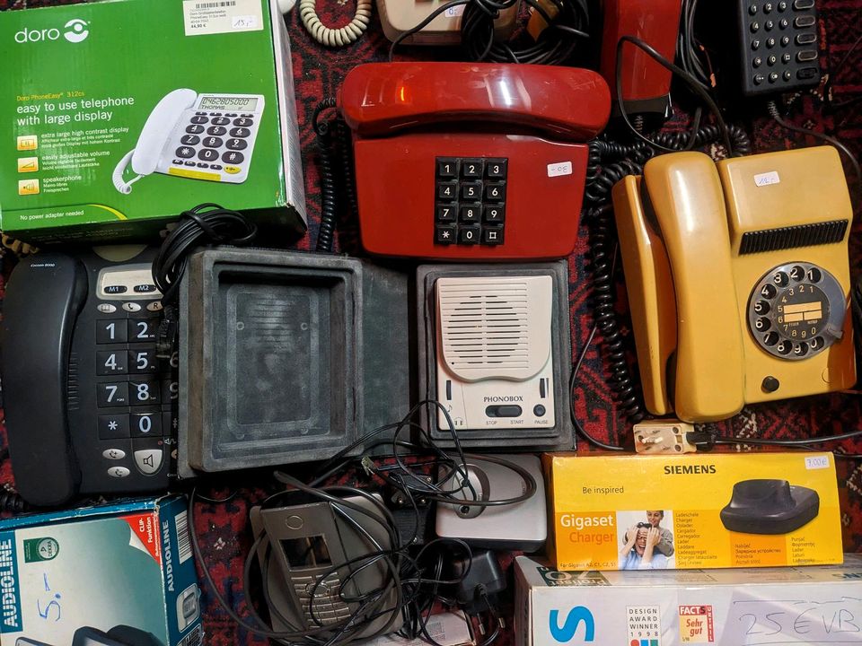 Telefon,Vintage,Kabeltelefon, Schnurloses Telefon, Konvolut in Köln