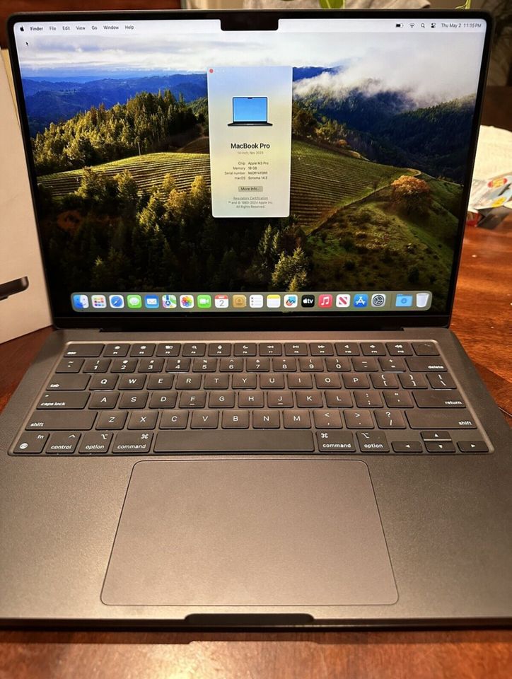 Apple MacBook Pro 14" M3 Pro Chip 18GB RAM 512GB SSD in Düsseldorf