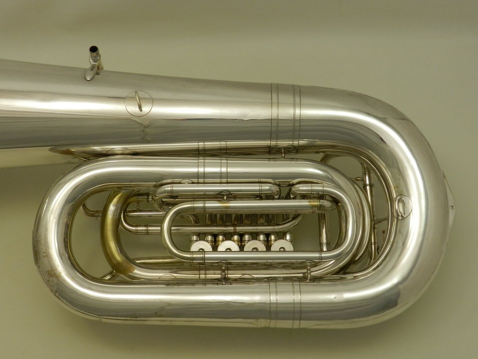 Tuba Bb Schenkelaars 4 Ventile DR24-033 in Görlitz