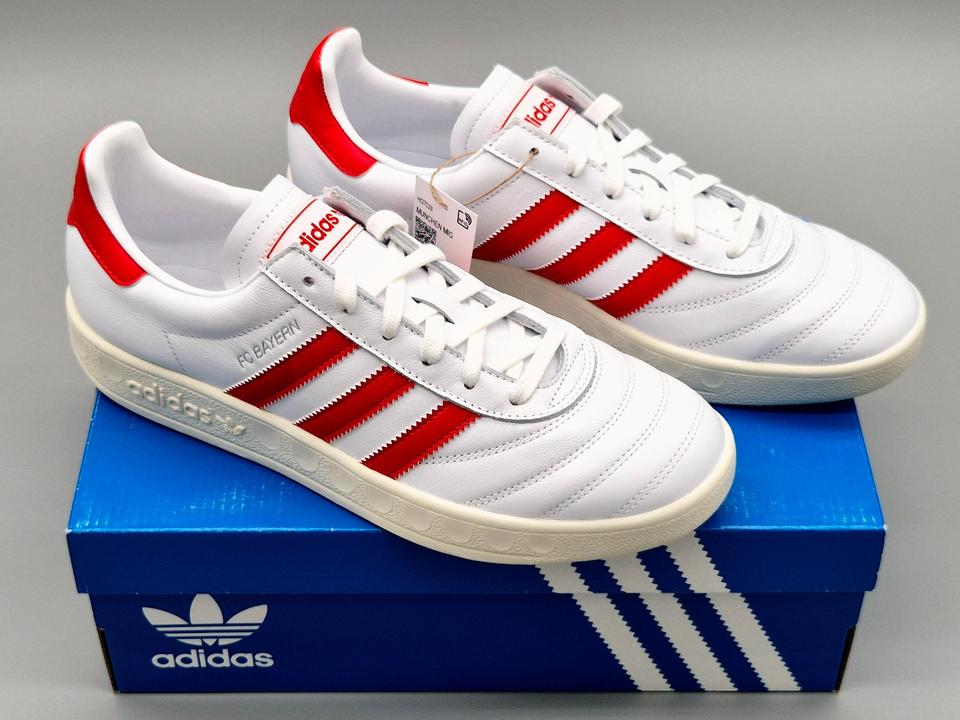 adidas München MIG Sneaker * Gr. 42 2/3 * FC Bayern * NEU HQ7028 in Kissing
