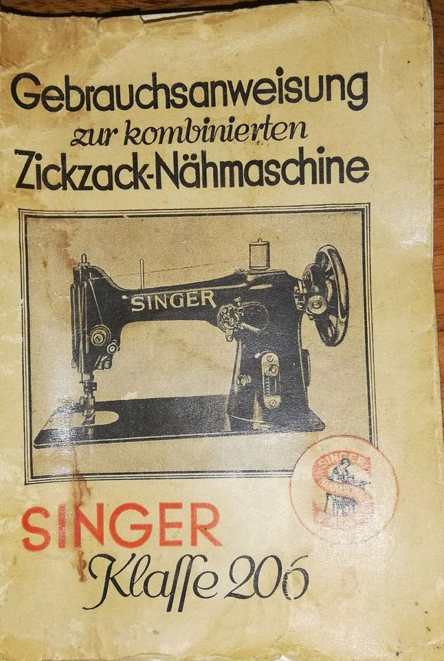 Alte Singer Nähmaschine mit Haube + Gebrauchsanweisung in Wehrheim