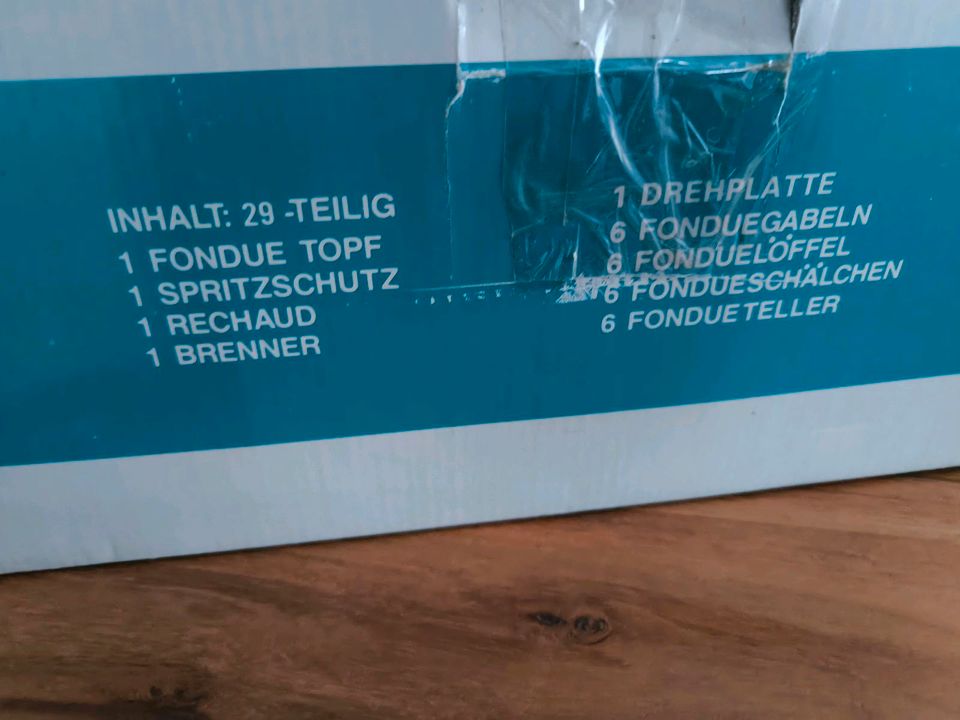 Großes Fondue Set mit viel Zubehör in Rudersberg