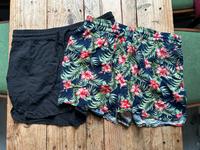 2x Shorts Kurze Hose Sommer Strand schwarz/Blumen wie NEU Hamburg - Altona Vorschau