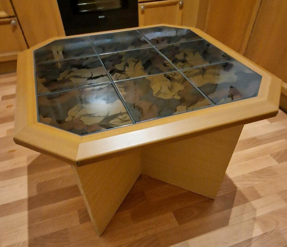 Couchtisch / Tisch / Wohnzimmertisch mit Fliesenoptik 73cm x 73cm in Dingolshausen