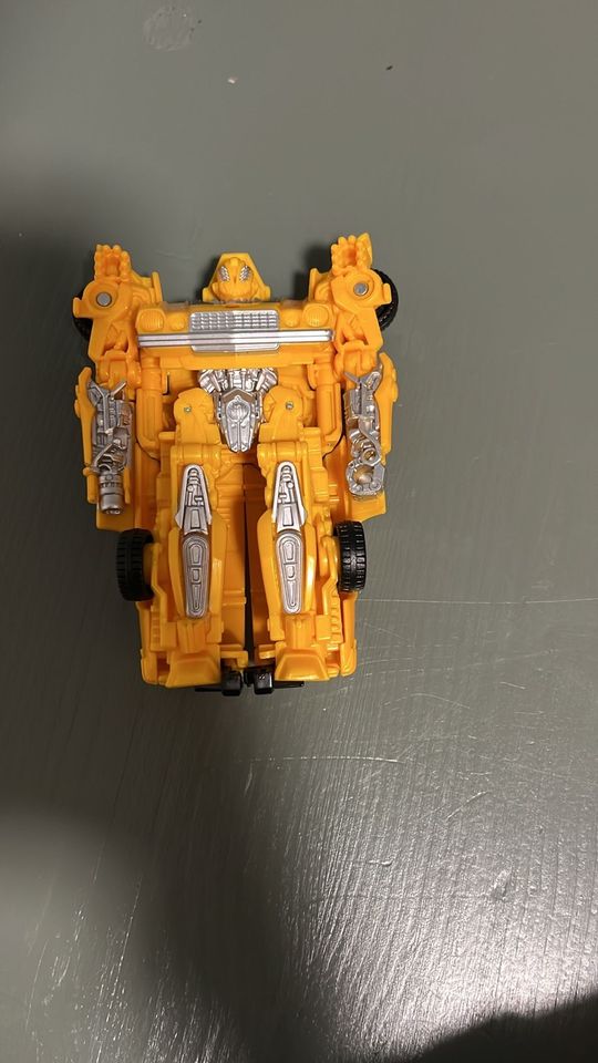 2 Transformers Bumblebee in Kinderhaus