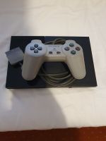 Biete eine Playstation 2 slim mit Kabel Und Controller an..... Berlin - Treptow Vorschau