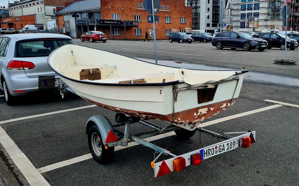 Verkaufe Motorboot mit Trailer in Rostock