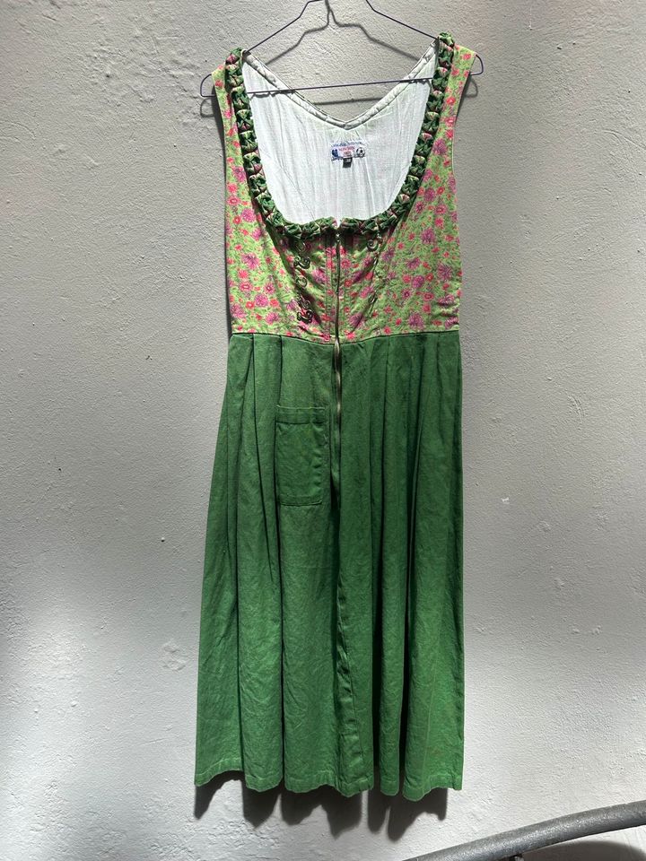 Grünes Original Steindl Dirndl in München