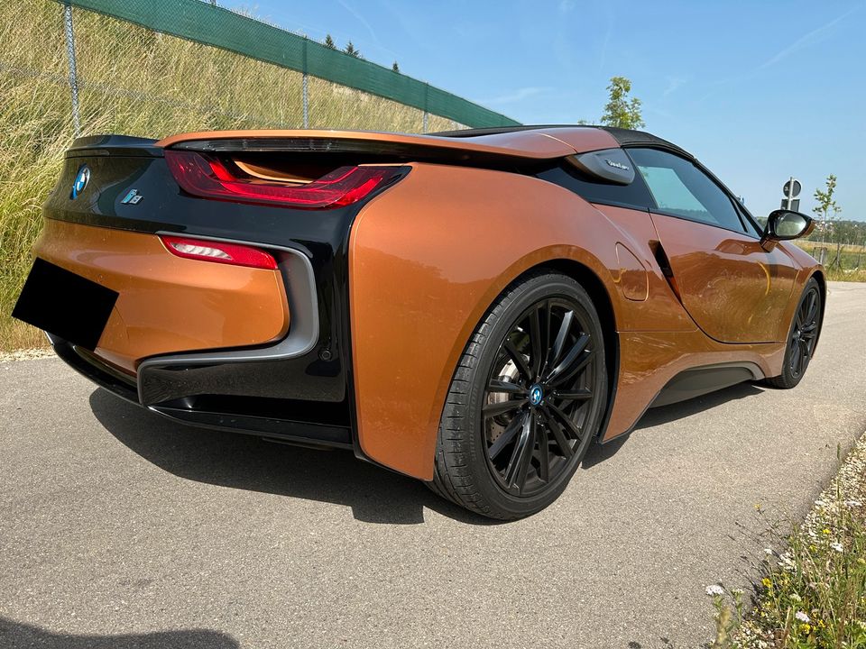 BMW i8 Roadster Navi Leder LED 360 Harman HUD NP: 168.000,- in Augsburg