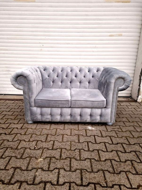 Sofa Chesterfield 2er | NEU | Samtstoff | Couch | Hellgrau in Velbert