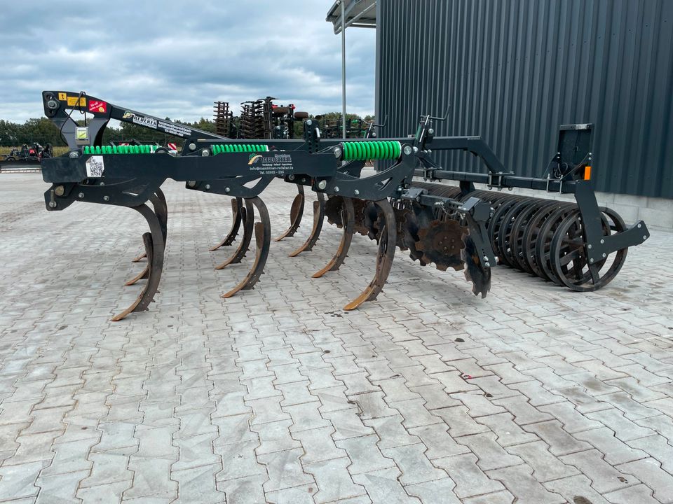 Grubber 3m gebraucht Mulchgrubber, U-Profilwalze, Federsteinsicherung, LED-Beleuchtung in Klein Berßen