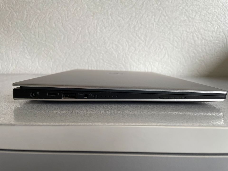 Dell XPS 13 Model 9360 Silber Full HD mit Original Verpackung in Lübbecke 