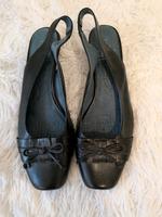 Caprice Slingpumps Leder schwarz 40 Hessen - Maintal Vorschau