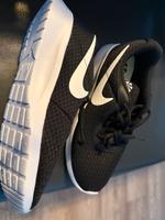 Nike Turnschuhe Gr.8 Neu Hessen - Lampertheim Vorschau