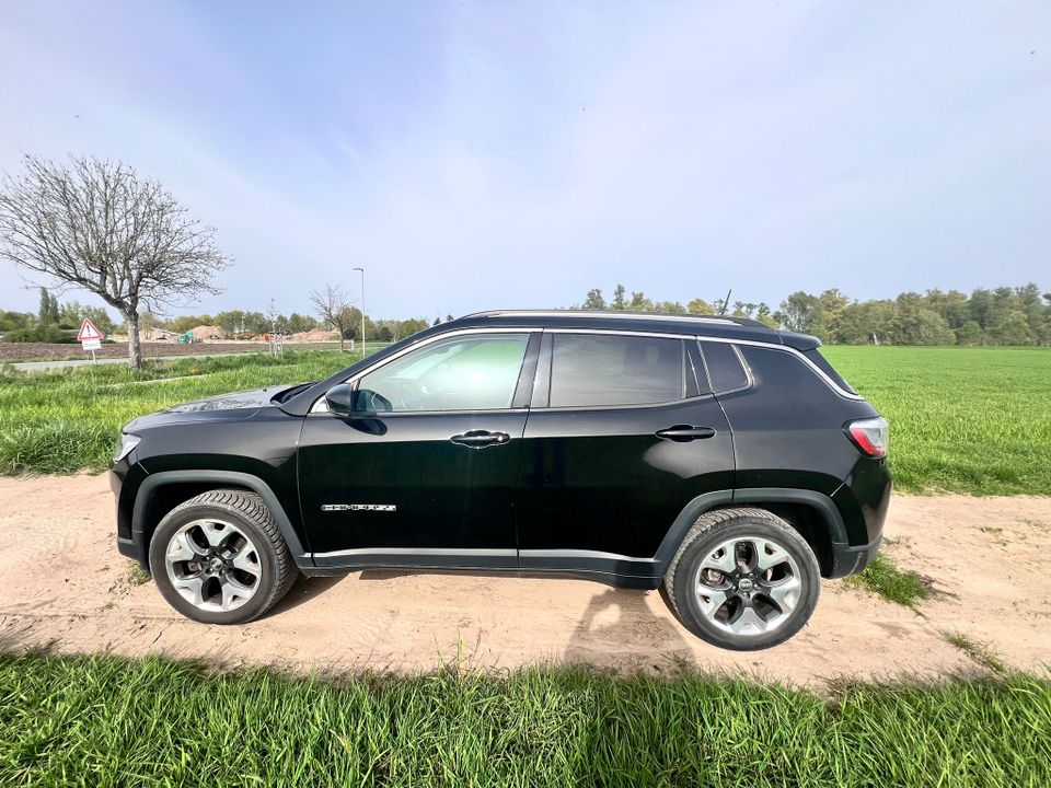 Jeep Compass Limited 4x4 in Groß-Gerau
