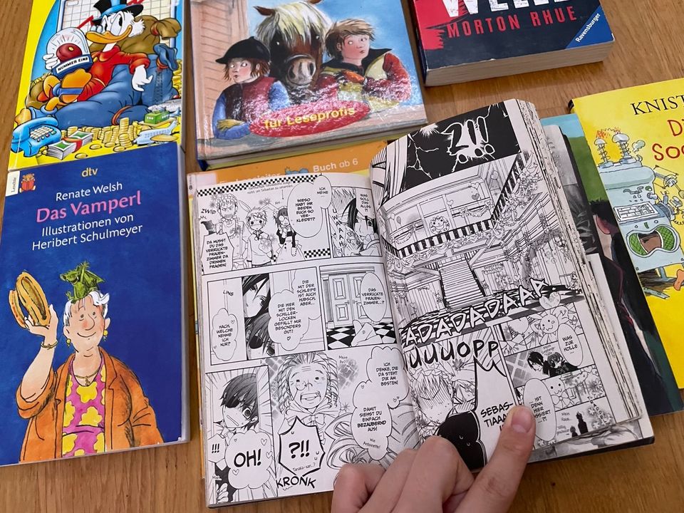Verschiedene (Kinder-) Bücher, unteranderem ein Manga in Weinheim
