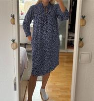 NEU Esprit Midikleid mit Taschen und Kragen blau weiß Niedersachsen - Osnabrück Vorschau