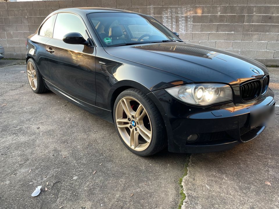 BMW 120d e82 M-Paket / Schalter / Atm 15.000km in Stutensee