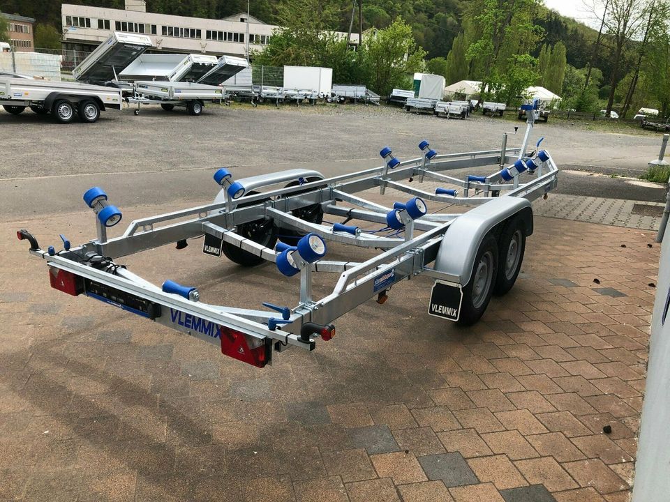 Vlemmix Bootstrailer Bootsanhänger für Boote bis 8,5m 2700-3500kg in Monzingen