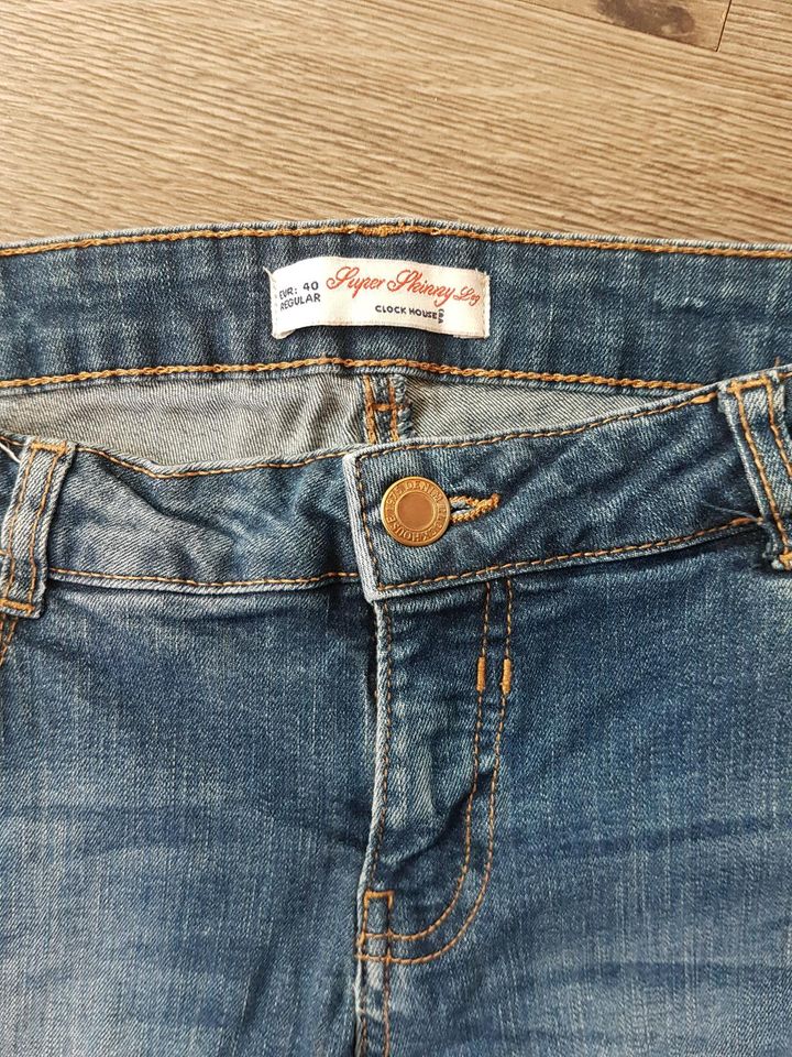 Jeans Hose regular fit washed Clockhouse Baumwolle Gr.L Gr.40 in Eberdingen